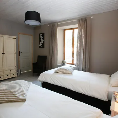 Arara Panzió Montfaucon-d'Argonne