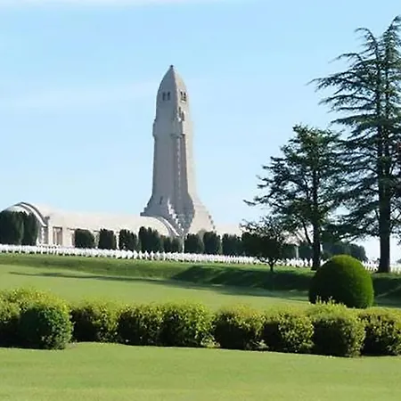 Panzió Arara Montfaucon-d'Argonne