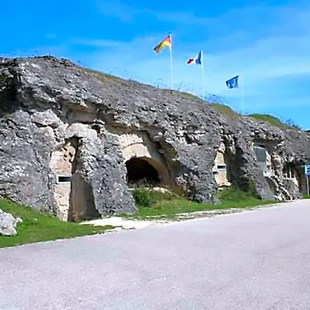 Arara Montfaucon-d'Argonne